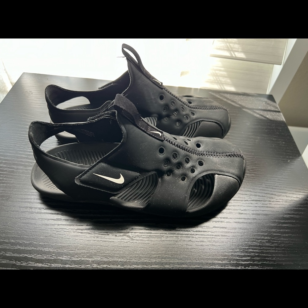 Childrens Nike sandals